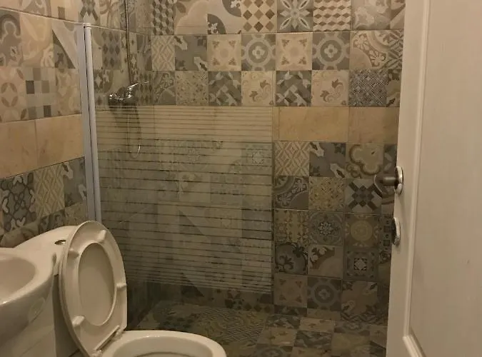 Stanford Hotel *