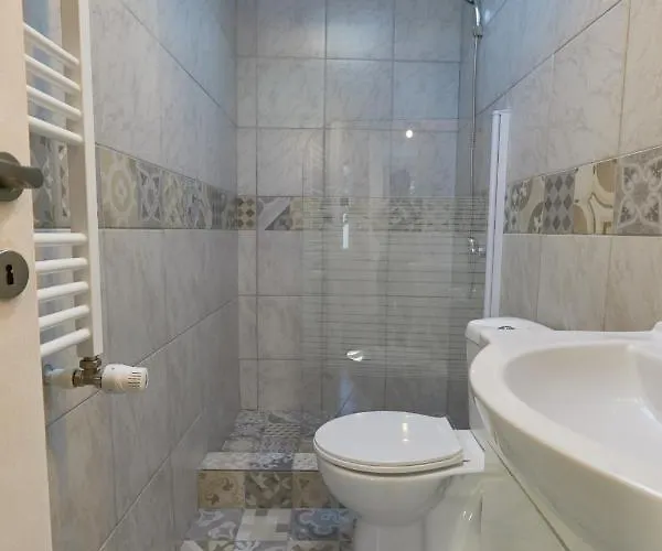 Stanford Готель *